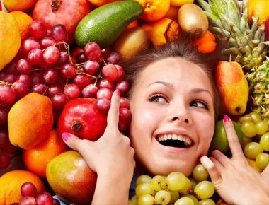 6 καλοκαιρινά φρούτα που πρέπει οπωσδήποτε να έχετε στο ψυγείο!